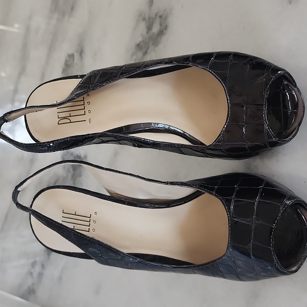 Gorgeous Chocolate Brown Patent Pumps.